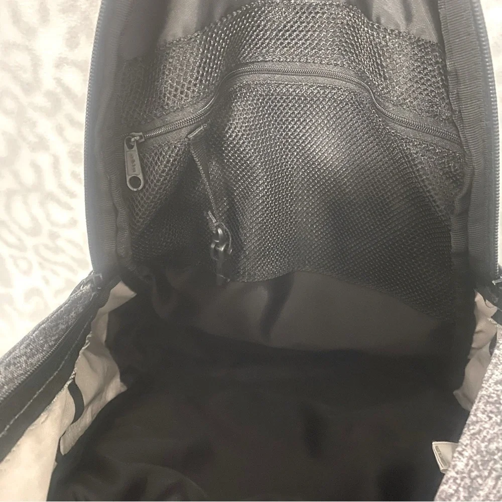 Adidas Classic 3S Backpack, Onix/Black, One Size School , Everyday, Etc,.